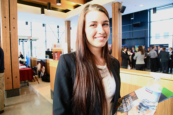 Sarah Chahine, étudiante originaire de Trois-Rivières est en première année de droit à l'Université Laval.